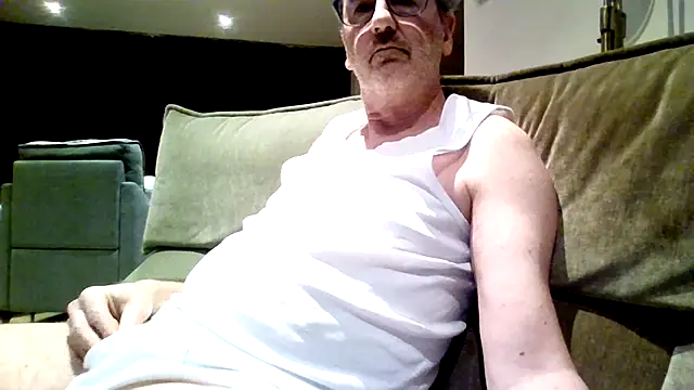 Snapshot of HotLucas66 chatting on April 26, 8:50 pm HotLucas66 online show from April 26, 8:50 pm