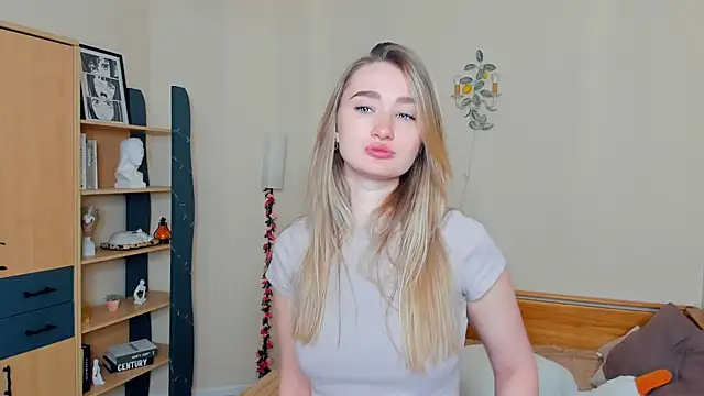 VioletteClaire online show from May 2, 7:24 am
