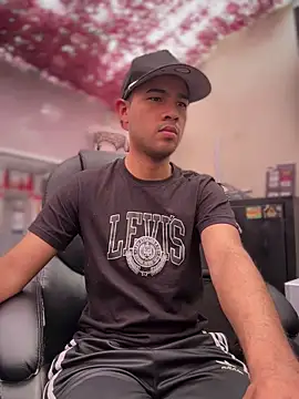 Snapshot of Zhang_Weii chatting on March 24, 4:23 pm Zhang Weii online show from March 24, 4:23 pm