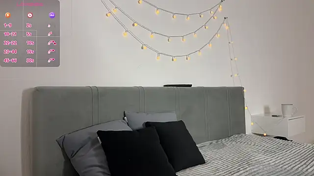 meowchaa online show from April 19, 5:12 pm