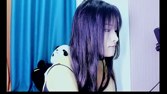 girllong520 online show from April 5, 10:12 am