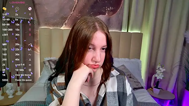 Elisabeth Binder online show from June 15, 4:47 am