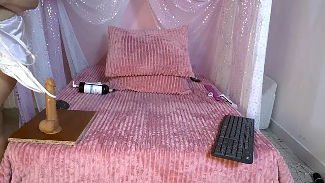 Snapshot of selene_moretti chatting on June 3, 12:30 pm selene moretti online show from June 3, 12:30 pm