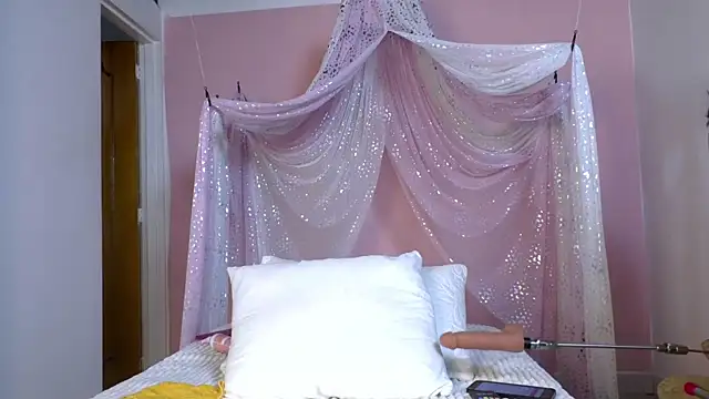 selene moretti online show from July 16, 12:11 pm