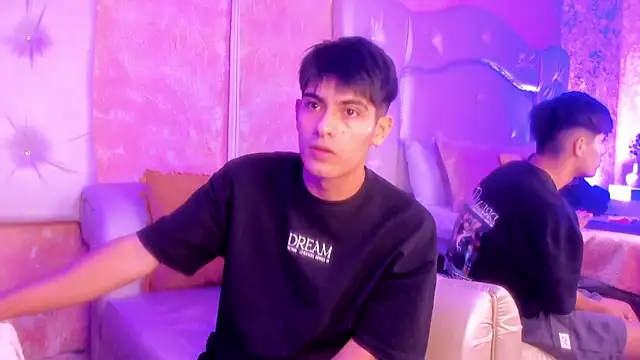 TylerCruz   online show from April 23, 6:25 am
