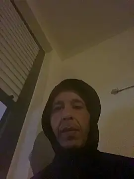 Snapshot of demongentil chatting on June 2, 11:07 pm demongentil online show from June 2, 11:07 pm