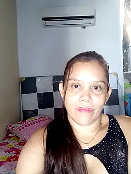 Snapshot of alexandra-queen chatting on April 28, 7:08 pm alexandra-queen online show from April 28, 7:08 pm