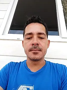 Snapshot of Gabriel_leon33 chatting on April 4, 6:27 pm Gabriel leon33 online show from April 4, 6:27 pm