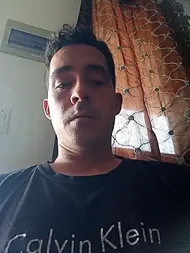 Snapshot of Gabriel_leon33 chatting on April 6, 9:27 pm Gabriel leon33 online show from April 6, 9:27 pm