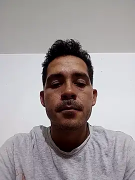 Snapshot of Gabriel_leon33 chatting on April 11, 5:23 am Gabriel leon33 online show from April 11, 5:23 am