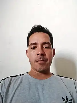 Snapshot of Gabriel_leon33 chatting on April 13, 8:03 pm Gabriel leon33 online show from April 13, 8:03 pm