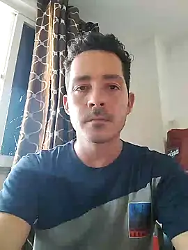 Snapshot of Gabriel_leon33 chatting on April 22, 7:48 pm Gabriel leon33 online show from April 22, 7:48 pm