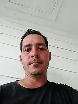 Snapshot of Gabriel_leon33 chatting on April 29, 9:43 pm Gabriel leon33 online show from April 29, 9:43 pm