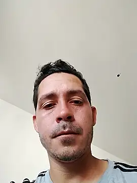 Snapshot of Gabriel_leon33 chatting on May 1, 8:35 pm Gabriel leon33 online show from May 1, 8:35 pm