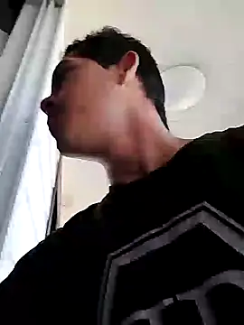 Snapshot of Gabriel_leon33 chatting on May 8, 9:09 pm Gabriel leon33 online show from May 8, 9:09 pm