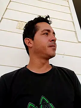 Snapshot of Gabriel_leon33 chatting on May 11, 7:00 pm Gabriel leon33 online show from May 11, 7:00 pm