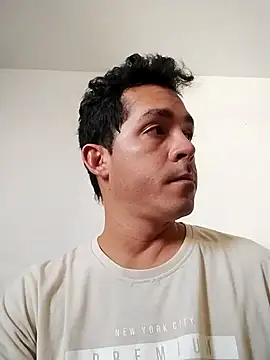 Snapshot of Gabriel_leon33 chatting on May 16, 5:56 pm Gabriel leon33 online show from May 16, 5:56 pm