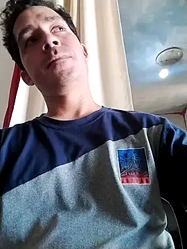 Snapshot of Gabriel_leon33 chatting on May 26, 7:21 pm Gabriel leon33 online show from May 26, 7:21 pm