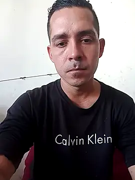 Snapshot of Gabriel_leon33 chatting on June 2, 8:55 pm Gabriel leon33 online show from June 2, 8:55 pm