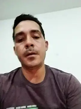 Snapshot of Gabriel_leon33 chatting on June 23, 8:12 am Gabriel leon33 online show from June 23, 8:12 am