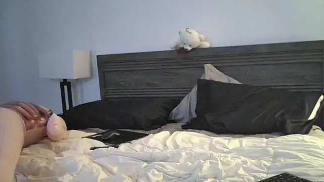 Snapshot of Cutecamboy4you chatting on April 13, 4:34 pm Cutecamboy4you online show from April 13, 4:34 pm