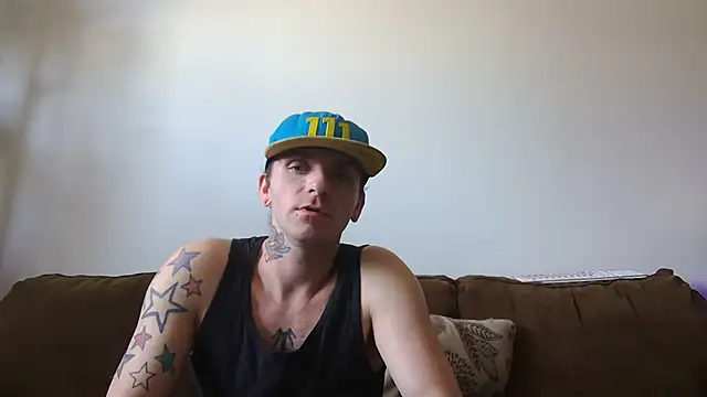 Snapshot of DavidEugeneOr chatting on April 4, 9:01 pm DavidEugeneOr online show from April 4, 9:01 pm