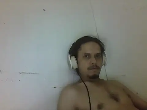Snapshot of Raku2386 chatting on April 14, 5:46 am Raku2386 online show from April 14, 5:46 am