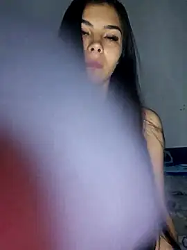 Crissdesire online show from May 14, 11:33 pm