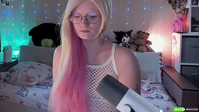 JulietFisher online show from June 15, 3:53 am