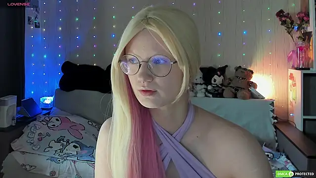 JulietFisher online show from June 18, 4:57 am