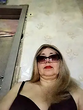 Snapshot of Vita72219 chatting on May 9, 6:40 am Vita72219 online show from May 9, 6:40 am