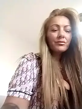Snapshot of Exotic_ParisX chatting on May 9, 6:18 am Exotic ParisX online show from May 9, 6:18 am