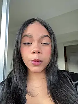 Snapshot of Aly_leee chatting on July 21, 10:56 pm Aly leee online show from July 21, 10:56 pm
