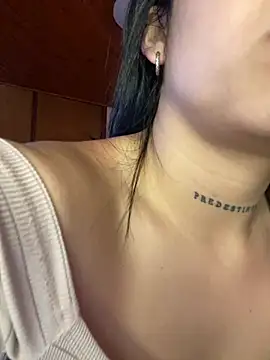 Snapshot of Violetaa_pink18 chatting on May 12, 2:25 pm Violetaa pink18 online show from May 12, 2:25 pm