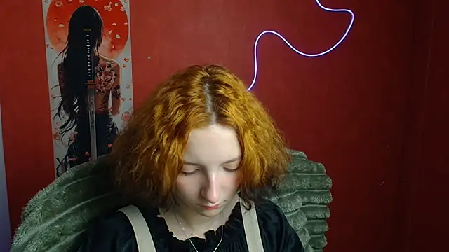 Snapshot of Butterfly_Milly chatting on May 20, 11:49 am Butterfly Milly online show from May 20, 11:49 am