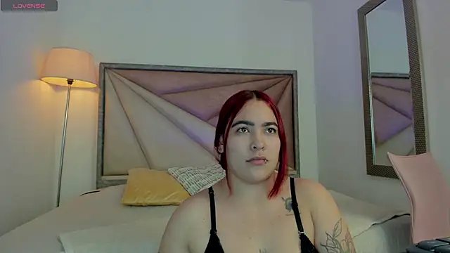 Snapshot of AfroditaVega_ chatting on April 4, 5:54 pm AfroditaVega online show from April 4, 5:54 pm