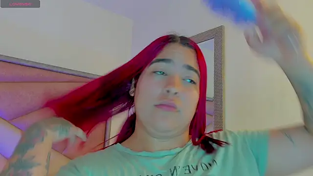 Snapshot of AfroditaVega_ chatting on May 7, 5:40 pm AfroditaVega online show from May 7, 5:40 pm