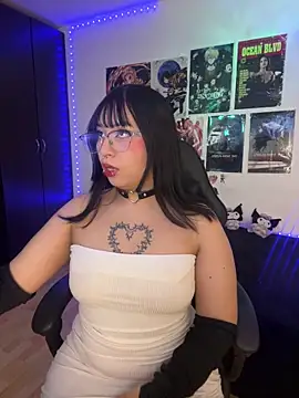 Hinataaa  online show from May 7, 3:45 am