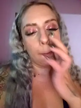 Snapshot of Yiyi_666 chatting on March 31, 5:35 pm Yiyi 666 online show from March 31, 5:35 pm