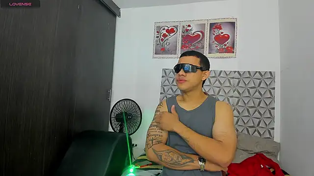 Snapshot of Benjamin_lich chatting on June 8, 1:00 pm Benjamin lich online show from June 8, 1:00 pm