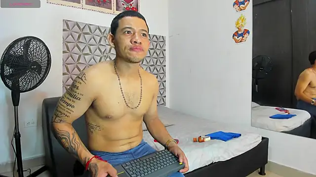 Snapshot of Benjamin_lich chatting on June 23, 12:25 pm Benjamin lich online show from June 23, 12:25 pm
