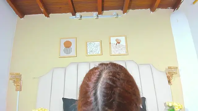 Snapshot of Sara_Hanks chatting on April 25, 4:48 pm Sara Hanks online show from April 25, 4:48 pm