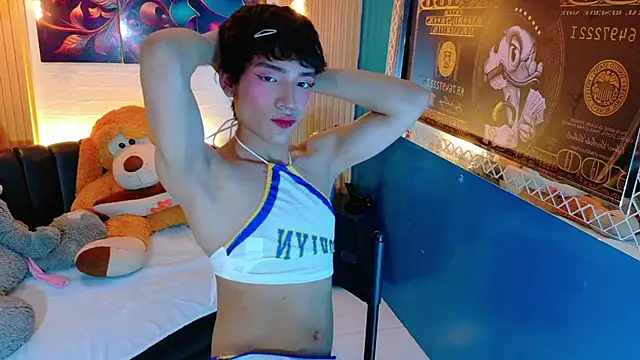 Snapshot of IsaacNovaa chatting on April 9, 9:09 pm IsaacNovaa online show from April 9, 9:09 pm