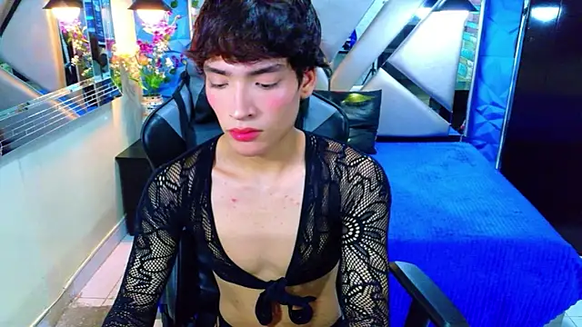 Snapshot of IsaacNovaa chatting on April 17, 7:50 pm IsaacNovaa online show from April 17, 7:50 pm