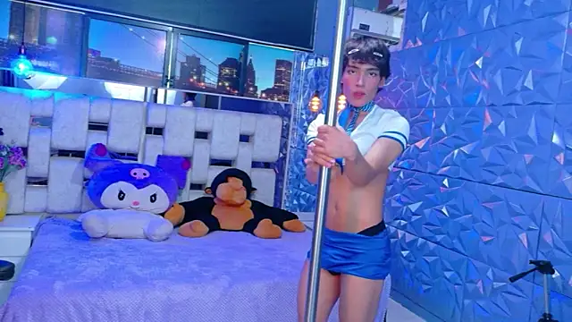 Snapshot of IsaacNovaa chatting on May 2, 8:03 pm IsaacNovaa online show from May 2, 8:03 pm