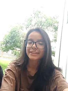 Snapshot of coffeeandbread chatting on April 2, 5:32 pm coffeeandbread online show from April 2, 5:32 pm