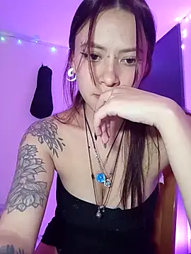 AuroraaMoonn online show from March 29, 2:33 am