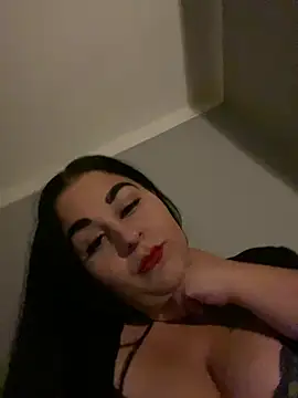 Snapshot of Szandra26 chatting on May 14, 10:27 pm Szandra26 online show from May 14, 10:27 pm