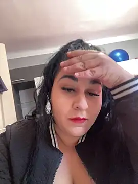 Snapshot of Szandra26 chatting on May 18, 3:51 pm Szandra26 online show from May 18, 3:51 pm