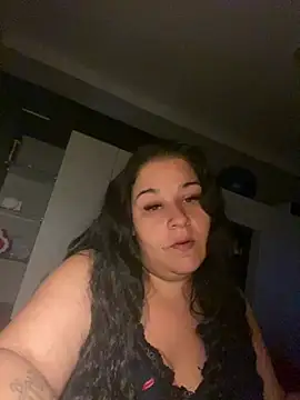 Snapshot of Szandra26 chatting on June 2, 11:34 am Szandra26 online show from June 2, 11:34 am